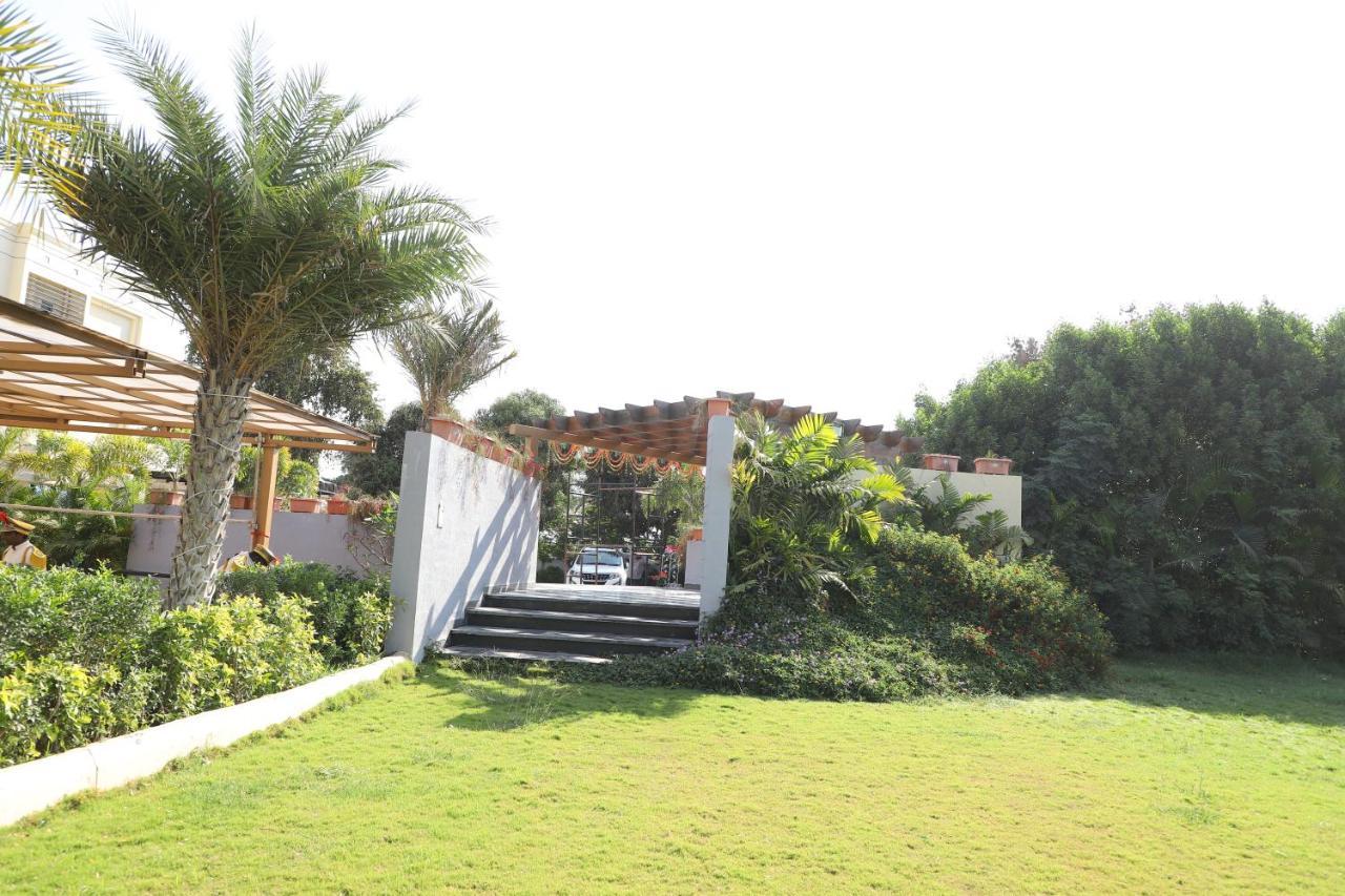 The Orange Flag, Phulambri Hotel Ganori Exterior foto